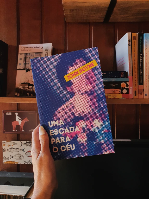 Capa do livro Uma escada para o céu, do autor John Boyne